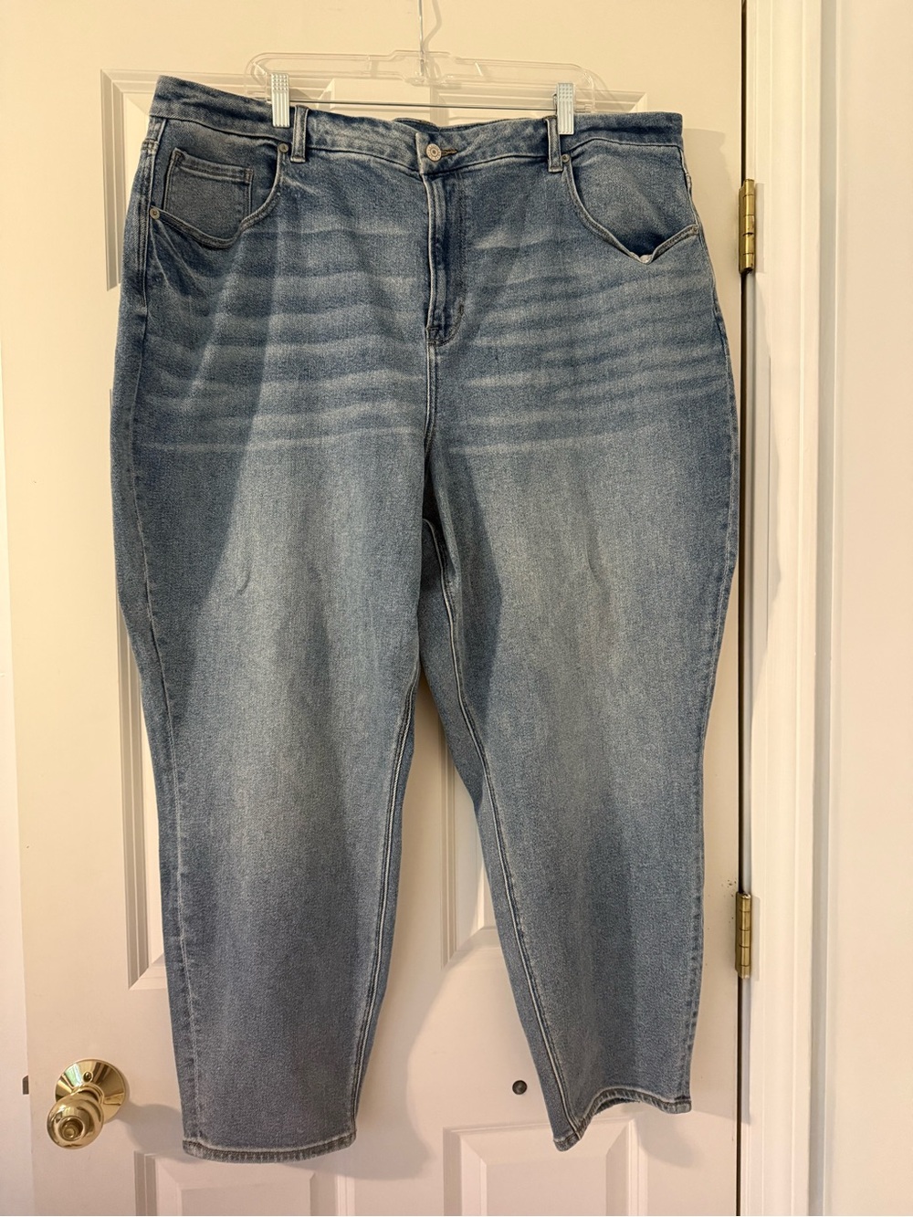 AE Curvy Mom Jean